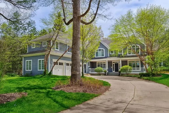 How Do You Buy Land to Build a Custom Home?